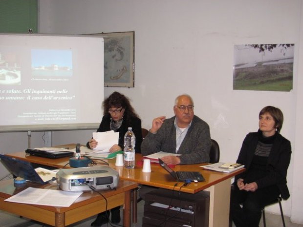 Da sinistra: Simona Ricotti (Forum Ambientalista), Maurizio Puppi (Cittadini Borgata Aurelia), Antonella Litta (ISDE-Medici per l'ambiente)