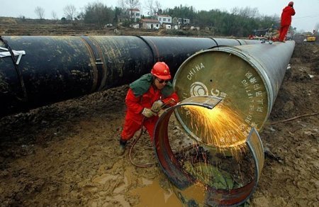 Macché democrazia, gli scontri in Birmania minacciano gli interessi di India e Cina