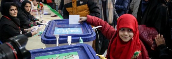 Voto Iran: bassa affluenza alto consenso conservatore