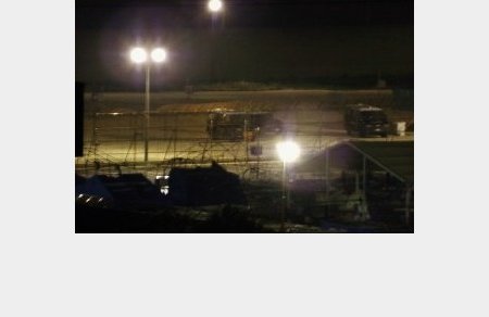 Incendio nel lager della vergogna 