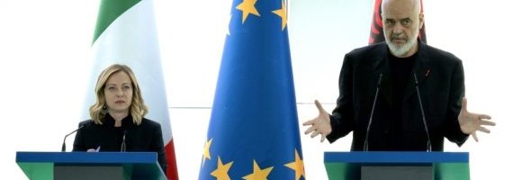 Flop Albania! I giudici hanno rimandato in Italia anche gli ultimi sette migranti