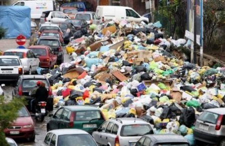 Rifiuti Napoli, Ue: in due anni nulla è cambiato