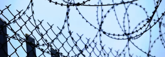 Dal “blocco navale” alla “remigrazione”, per un pugno di voti