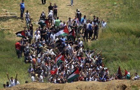 Israele spara sui manifestanti: 15 morti e oltre 200 feriti