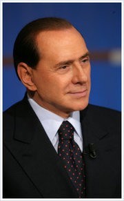 Manovra: il cuore di Berlusconi "gronda sangue" (e altri status facebook)
