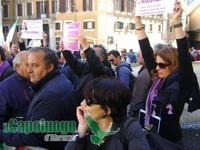 Processo breve: a Montecitorio la timida protesta degli aquilani