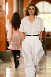 1773941658-vestito-donna-bianco-louis-vuitton-2026