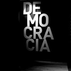 Modiche quantità di democrazia