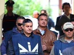 Bertolaso lascia Napoli senza soldi e senza miracolo
