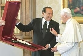 Berlusconi, i gay e la pancia dei cattolici