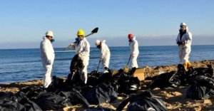 Contro la marea nera in Sardegna uno tsunami di nuova ecologia