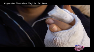 Lampedusa | Migrante tunisino si taglia le vene