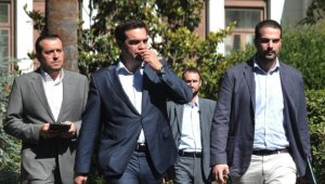 Il Grande Fratello vuole ricattare la Grecia. Ma Tsipras cambia canale (e la legge sulle TV)