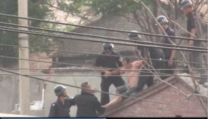 Cina, sgomberi, arresti, torture e uccisioni in nome dello sviluppo