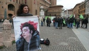 Il padre di Federico Aldrovandi risponde su Facebook alla manifestazione contro suo figlio