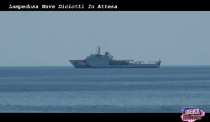 Lampedusa: la nave Diciotti in attesa
