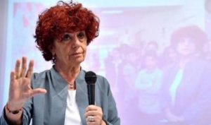 Obbligo di andare a prendere i minori | All'uscita di scuola i ragazzi vendevano libri...