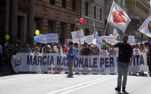 Furio Colombo e la critica alla marcia pro life