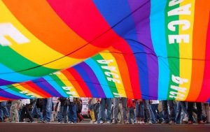 Tavola della Pace: "non sono troppi 24 miliardi spesi per le armi?"