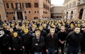Le Maschere di Anonymous portano soldi nelle casse di Time Warner