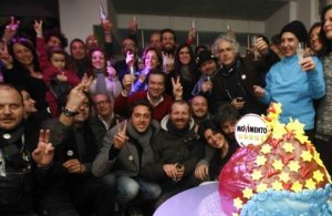 M5S: se il buon giorno si vede dal mattino, meglio far scorta d'ombrelli