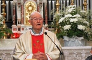 Don Torta,"il parroco Robin Hood": "Basta suicidi, prendiamo i soldi dai ricchi"