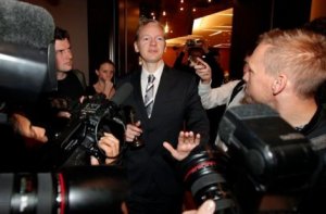 Nuovo mandato di cattura per Julian Assange