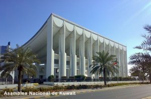 Kuwait: occupato il Parlamento