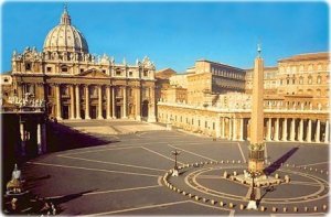 La Chiesa non fa politica (risate di sottofondo)