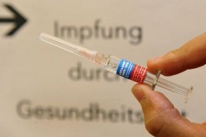 H1N1: vaccini diversi per popolazioni e governanti ed il no della Polonia