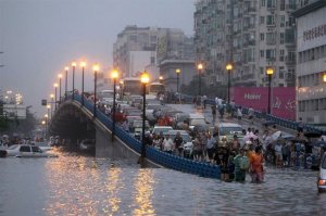 Le immagini surreali delle inondazioni in Cina