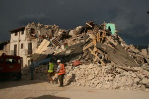 La regione Abruzzo si tira indietro e lascia la ricostruzione nelle mani di Bertolaso