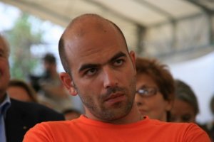 Chi ha interesse ad uccidere Saviano?