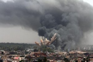 Libia, Gheddafi "latitante" mentre a Tripoli la situazione potrebbe precipitare