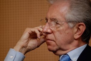 La manovra vista dai cittadini, cala la fiducia verso Monti