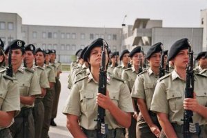 Da Garibaldi agli Schützen: come (non) funziona il volontariato militare in Italia