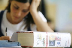 Le tracce della maturità: Montale, i giovani e la crisi