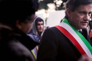 Lettera aperta a Monti: "In Italia negli ultimi 3 anni diritti dei rom violati"