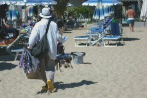 Rimini: i venditori ambulanti scendono in piazza