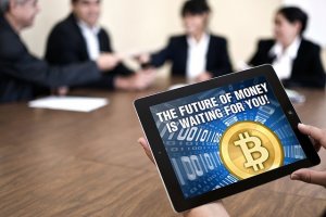 IL BITCOIN BUSSA AI CIRCUITI CHE CONTANO, PAYPAL E EBAY AVVIANO I TEST