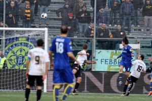 Serie B: Cacia punta Sassuolo e Livorno, il Verona c'è