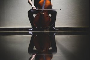 L'incontro tra una pianista giovanissima ed un violoncellista celebre nell'ultimo appuntamento di Musica con le Ali