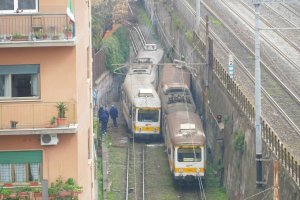 Termini-Centocelle: si scontrano due treni al Ponte Casilino, servizio interrotto