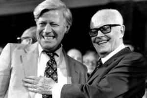 Guardare al domani sulla via indicata da Sandro Pertini, Helmut Schmidt e François Mitterand