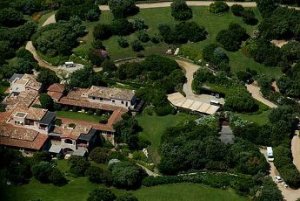 El Pais pubblica le prime foto di Villa Certosa