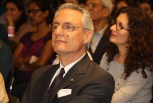 L'India chiede all'ambasciatore italiano di non lasciare il territorio. Sale la tensione tra i due paesi