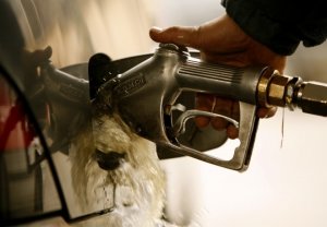 Terremoto: per gli aiuti il Governo aumenta il carburante