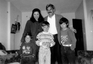 Dopo sei anni, Israele autorizza un attivista palestinese a recarsi all'estero
