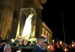 La Madonna di Fatima alla Porta di Brandenburgo: Consacrazione della Germania e dell'Europa