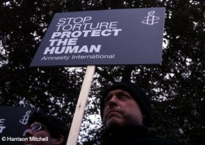 Tagikistan, poliziotto condannato a sette anni per aver torturato un minorenne